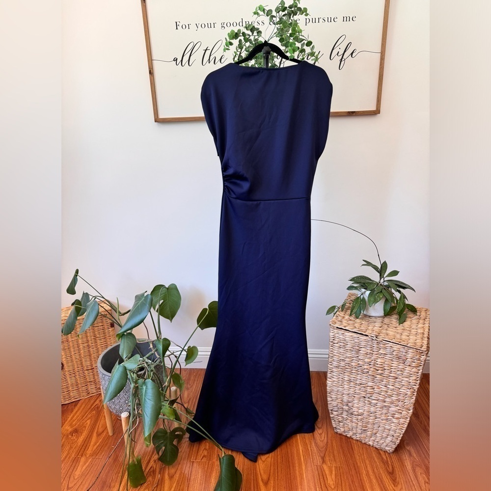 Lovely, elegant, navy blue short sleeve mermaid dress NWOT - Picture 3 of 11